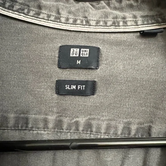 UNIQLO GREY BUTTON UP SHIRT - Picture 2 of 5